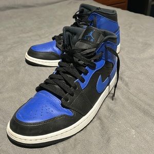 Jordan 1’s black and blue, size 11.5